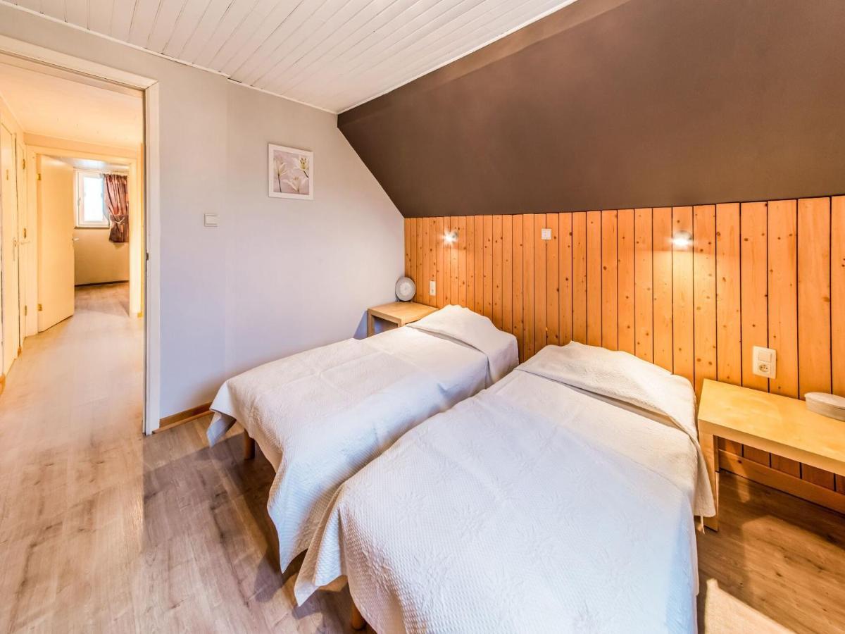 Modern Holiday Home In Lavacherie Sainte-Ode Экстерьер фото